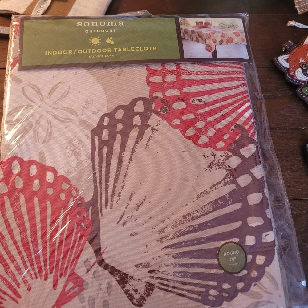Sonoma Outdoor 70 Round Tablecloth Sunset Cove Seashells Brown Red Tan NEW